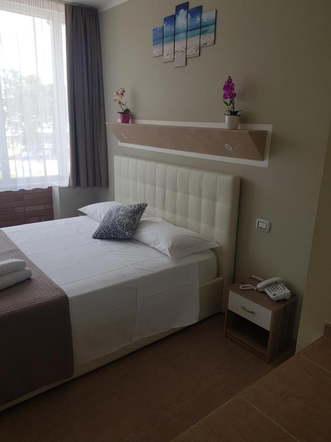 Atico Hotel 데센자노델가르다 외부 사진